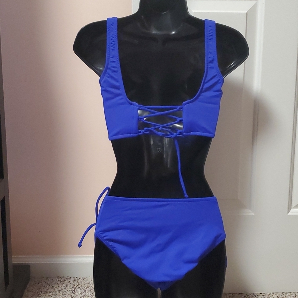 VENUS Ruched Criss Cross Bikini - Picture 10 of 16